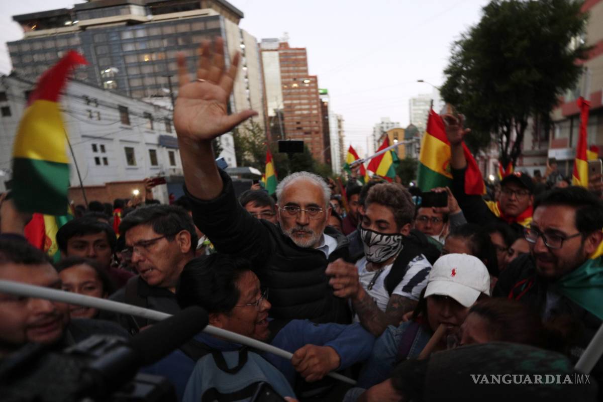 Se cae sistema en Bolivia y renuncia alto funcionario