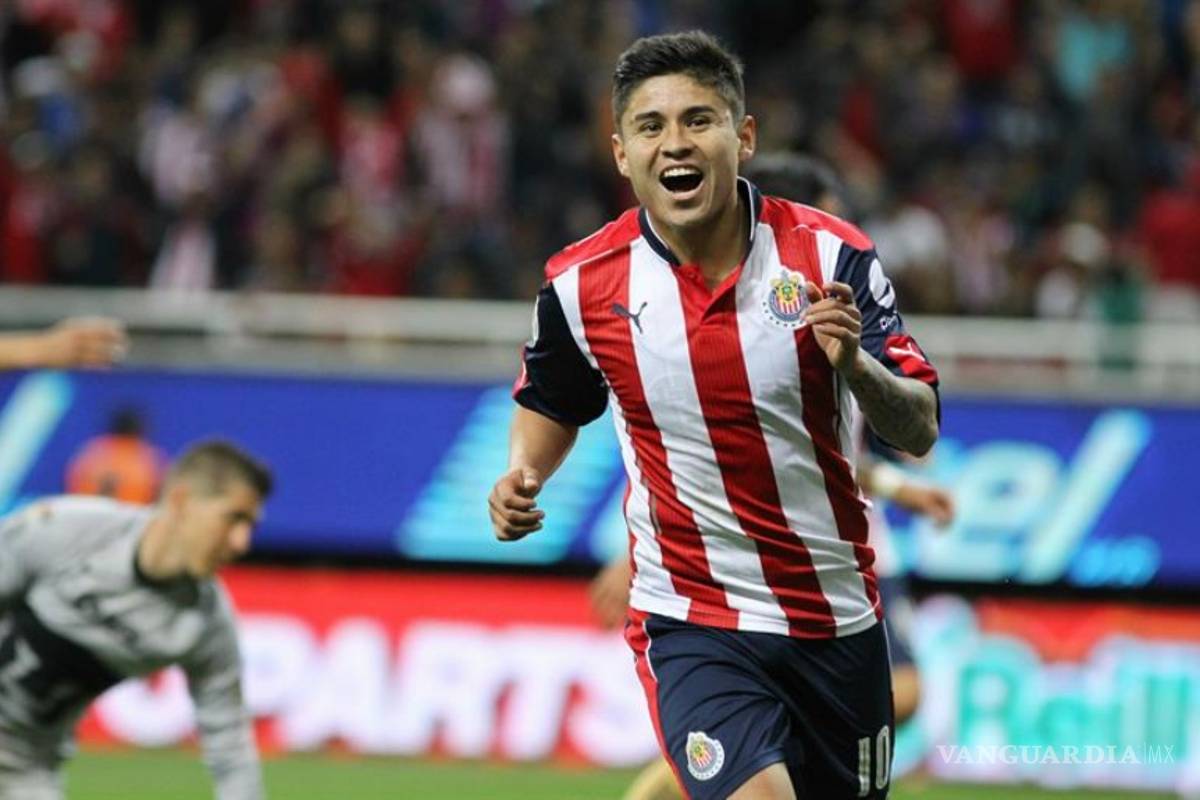 Chivas, un equipo de mexicanos en una liga que prefiere a extranjeros