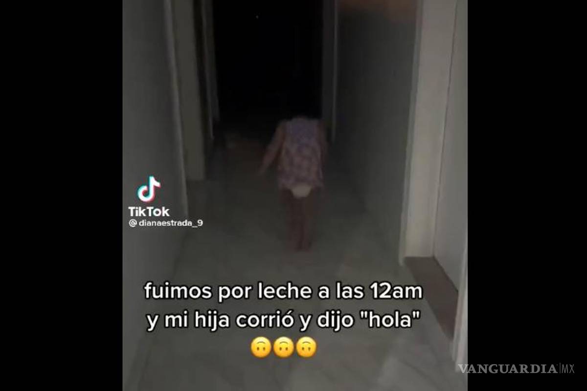 ‘¿A quién le dices hola?’ Niña saluda a ‘fantasma’ y su mamá sale corriendo