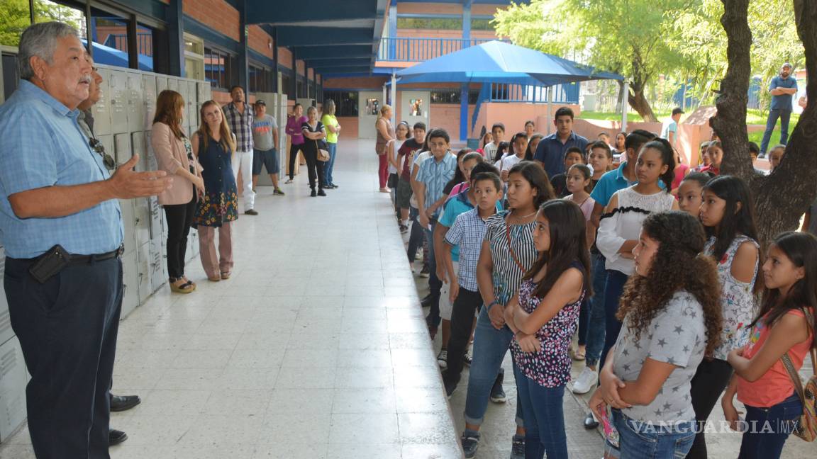 $!Aplican exámenes para otorgar becas de AHMSA