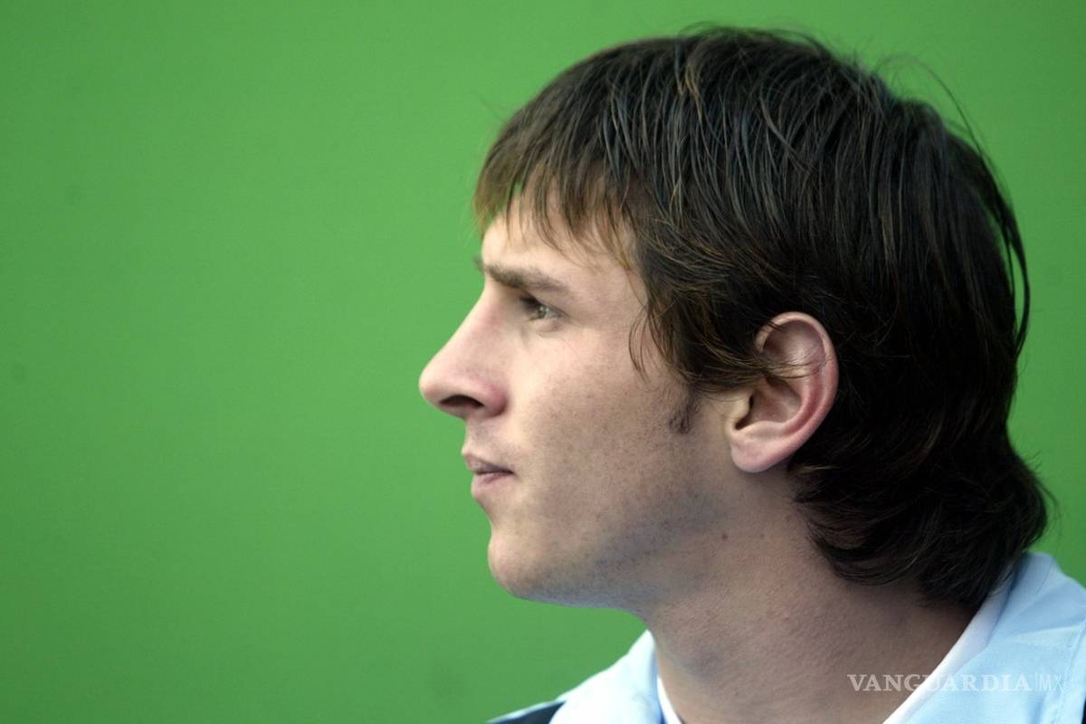 $!Messi se 'come años' con su cambio de look