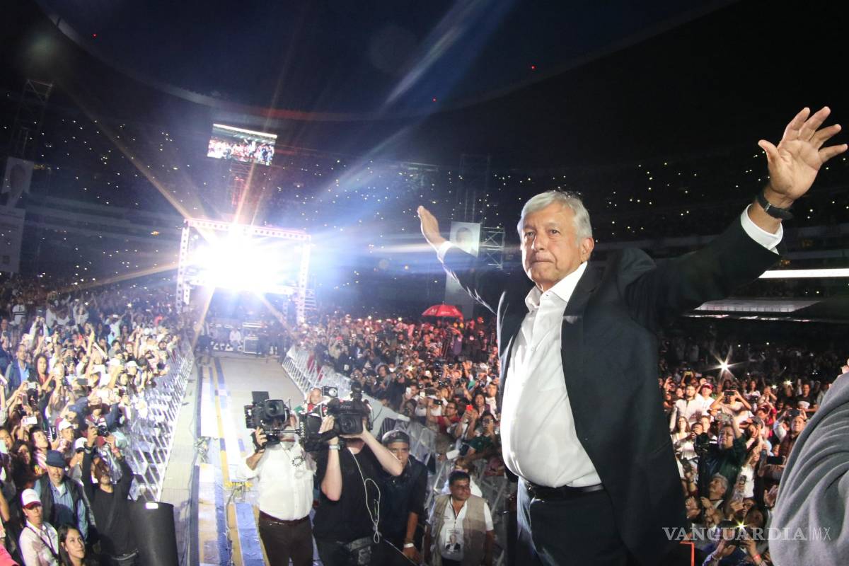 López Obrador cierra su campaña ante miles de simpatizantes en el 'AMLOFest'
