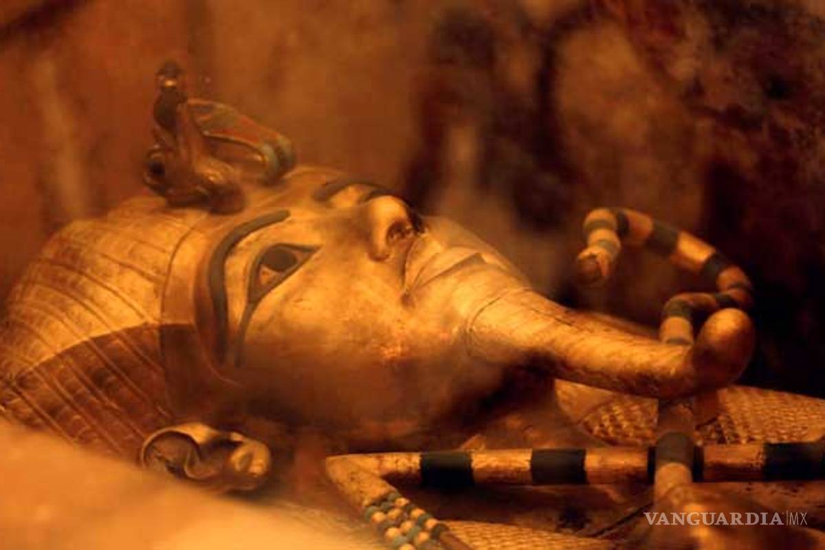Exploran tumba de Tutankamón en busca de Nefertiti