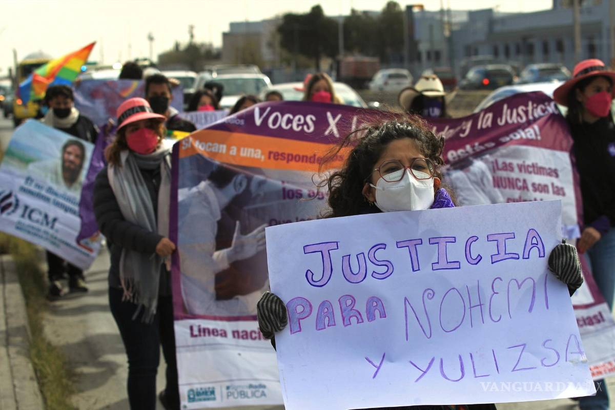 $!Grupos Feministas y colectivos LGBT+ exigen justicia para los feminicidios de Nohemí y Yulizsa.