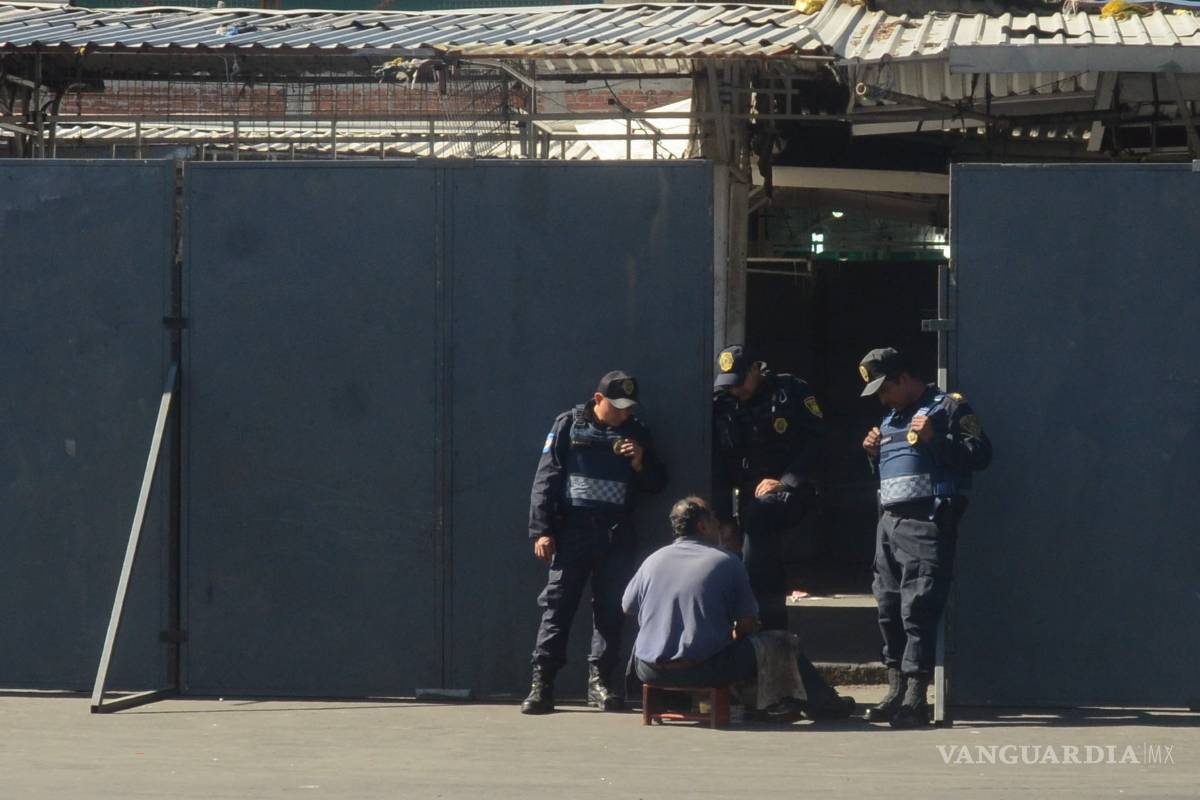 “Blindan” con vallas metálicas calles del Centro de la CDMX por marchas del Día del Trabajo