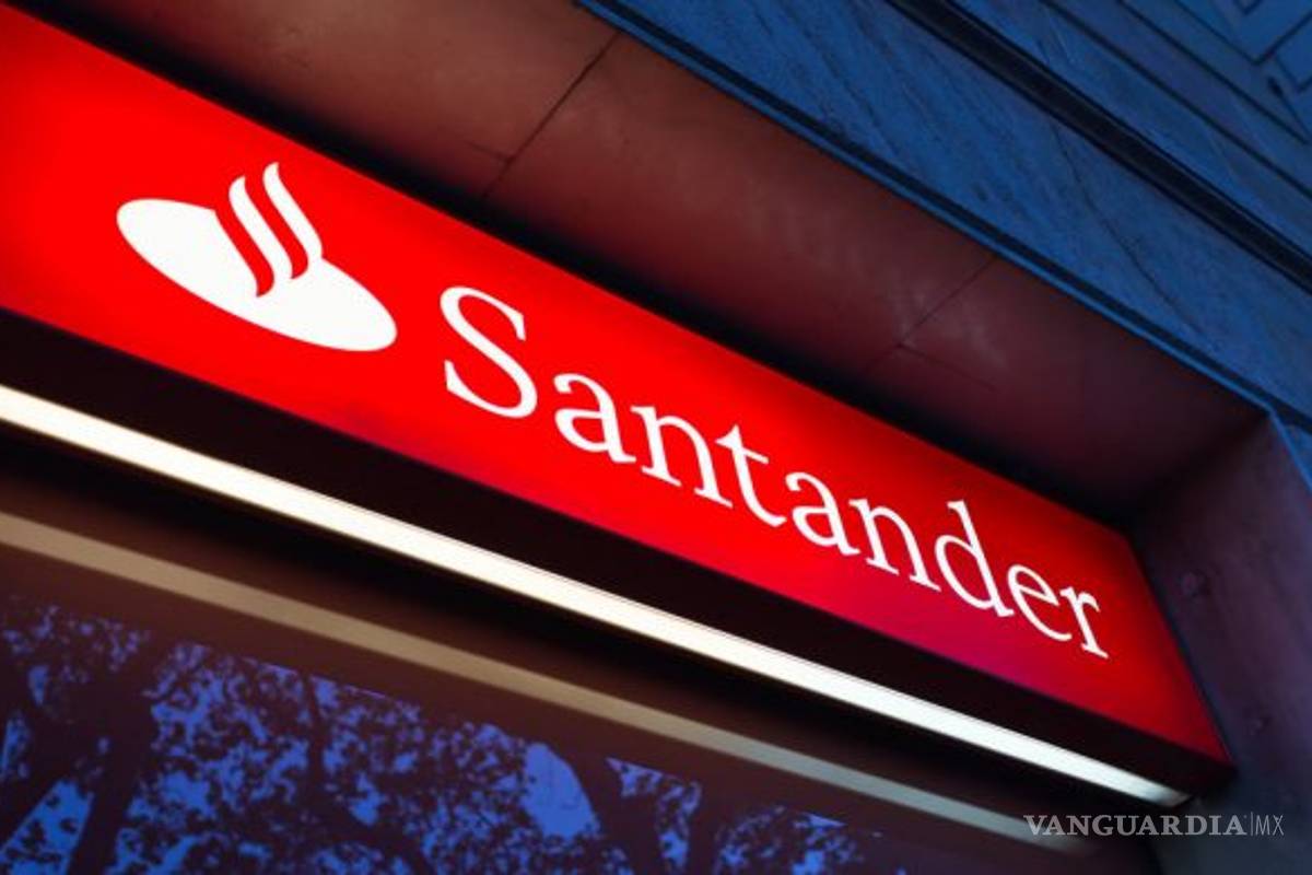 Concluye Santander actualización de su sistema que provocó fallas en cajeros