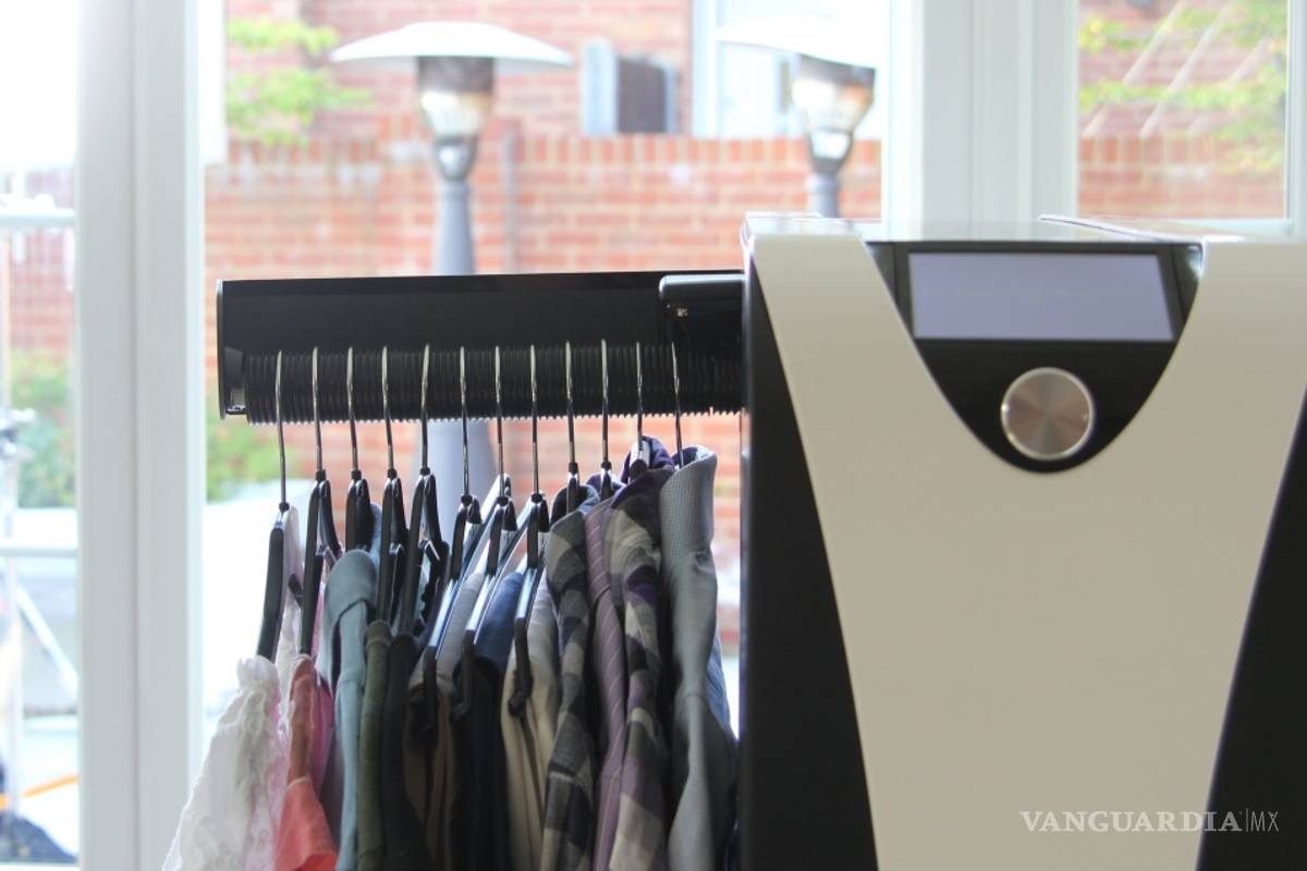 “Effie”es capaz de secar y planchar hasta 12 prendas diferentes a la vez