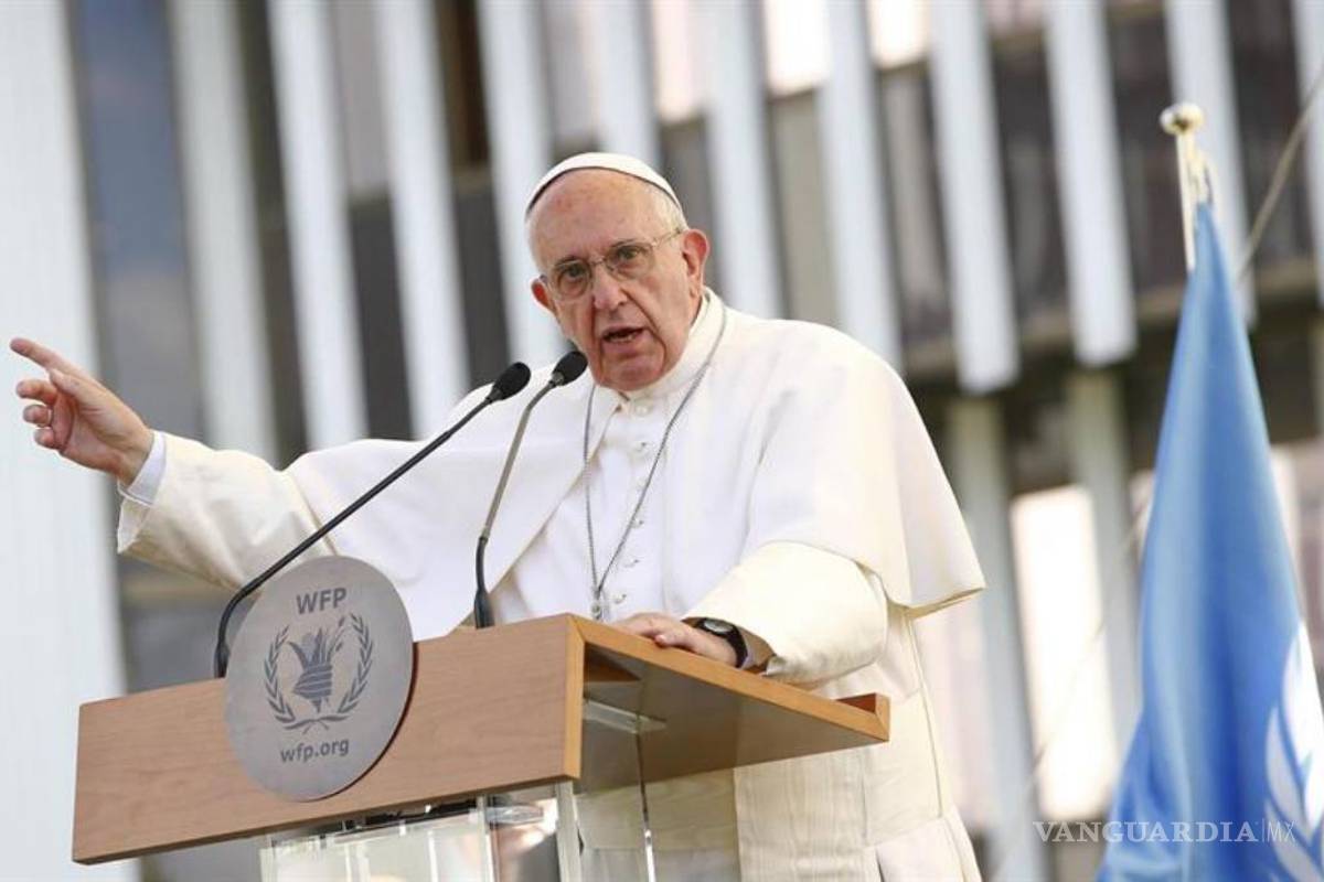 Es una "paradoja" que haya más acceso a armas que a alimentos: Papa