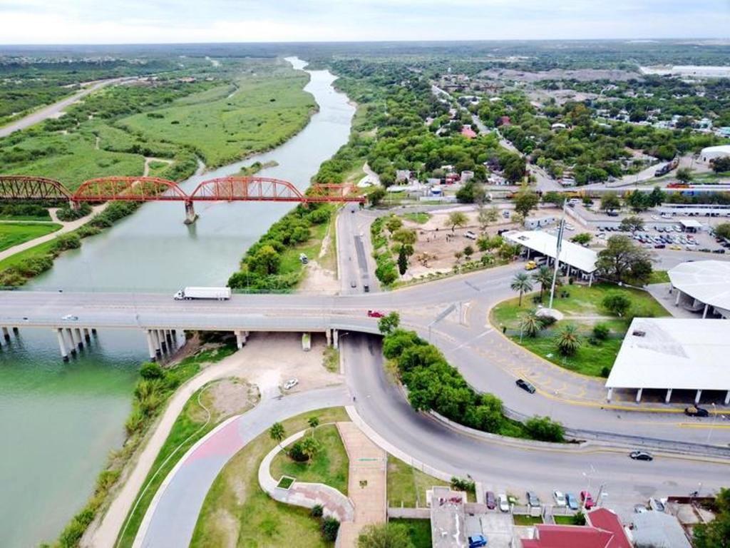 Más de 181 mil usuarios cruzaron de Piedras Negras a Eagle Pass en abril