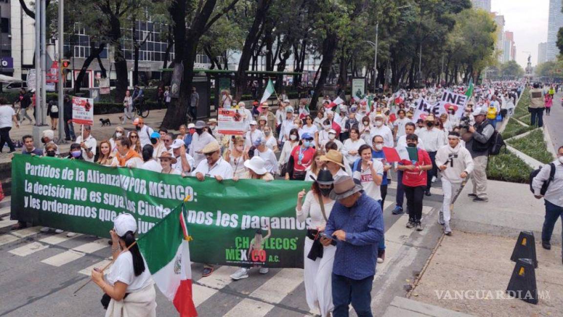 $!Marchan en la CDMX y otros estados contra la militarización