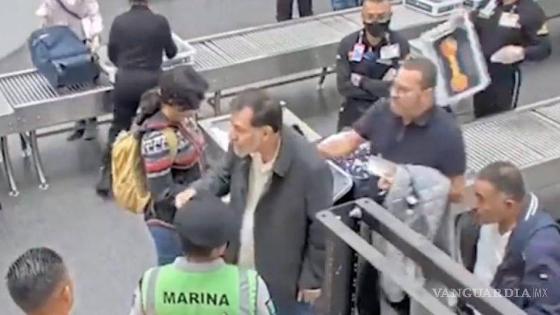 Noroña denuncia que sujeto lo ‘embistió’ en AICM; aeropuerto aclara hecho con video