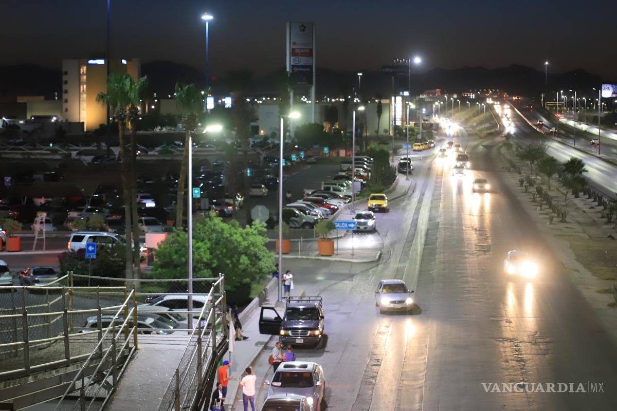 $!Ayuntamiento de Torreón refuerza iluminación del Periférico RLS