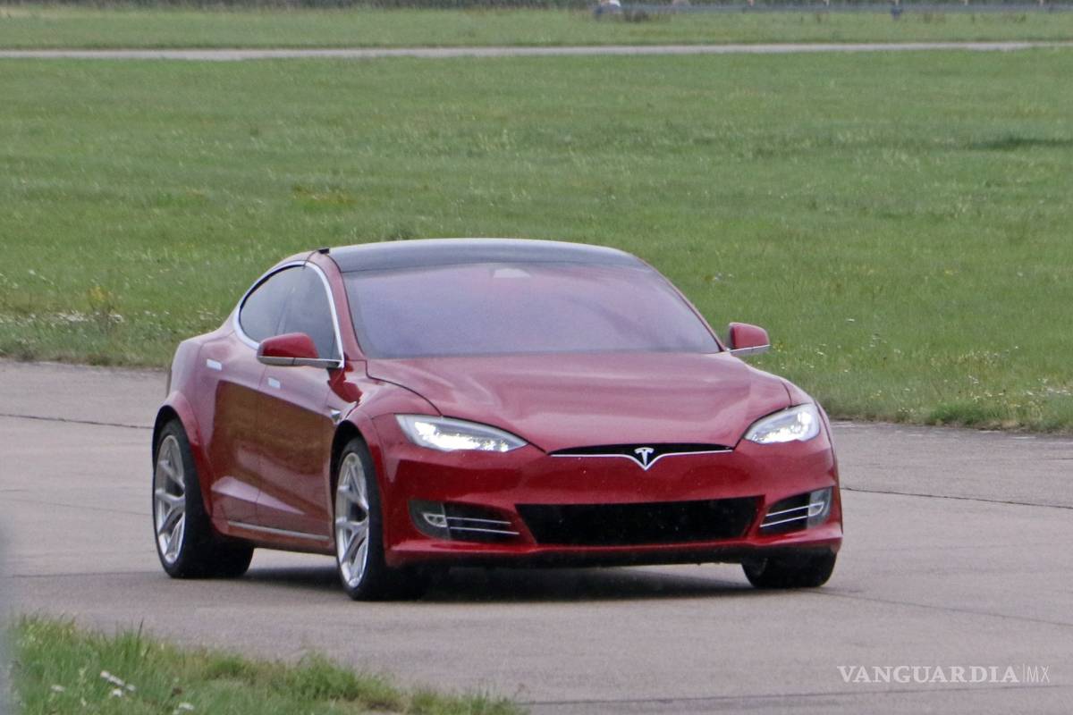 Tesla cumple lo prometido, un Model S suyo rompió el récord del Porsche Taycan en Nürburgring