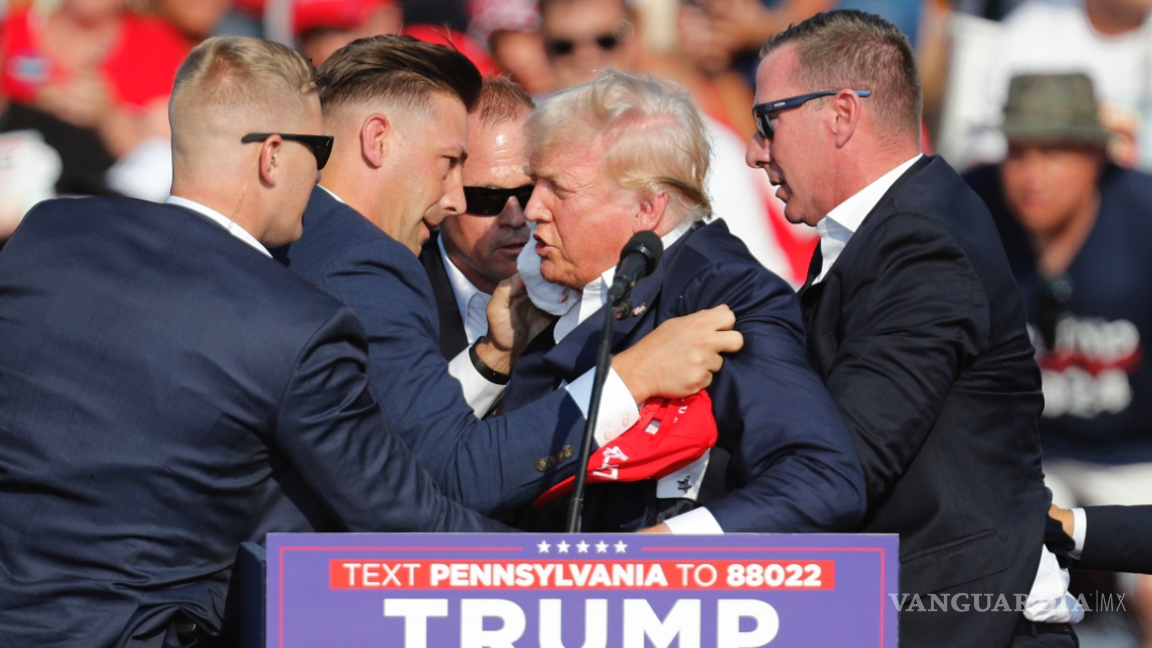 $!Elementos de seguridad resguardan a expresidente Donald Trump.