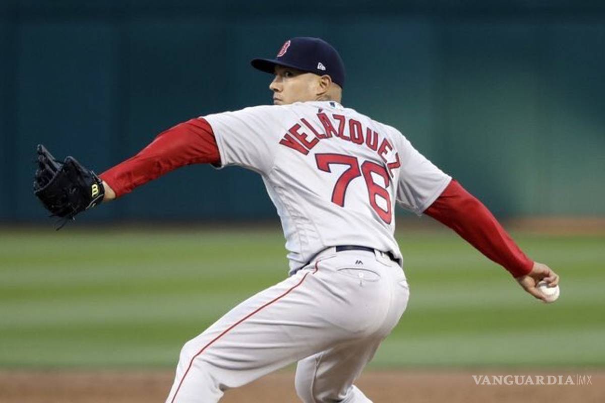 Mexicano Héctor Velázquez suma su cuarta victoria con unos Medias Rojas de récord en abril