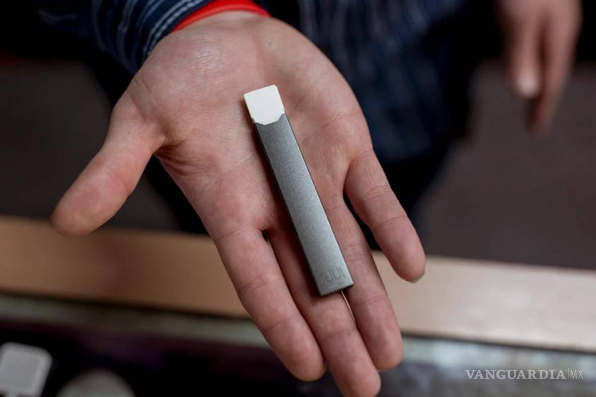 Padres de familia denuncian venta de vapeadores en escuelas de Saltillo; están prohibidos en México, por decreto presidencial