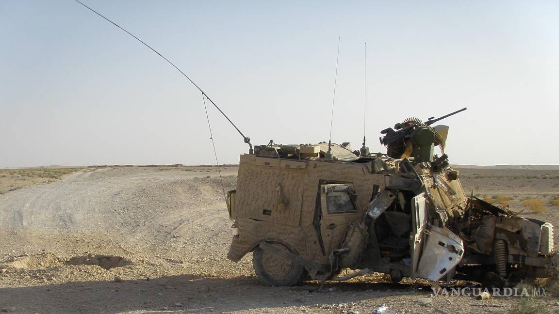 $!19/08/2010. Imagen de Martin Tamm Andersen, exjefe de pelotón de la Infantería de Marina de EU, de un vehículo del Ejército destruido en Helmand, Afganistán.