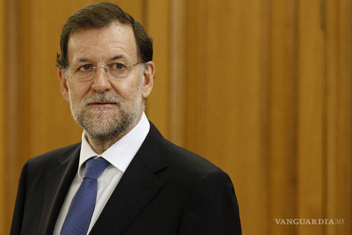 Rajoy destituye a Puigdemont y convoca elecciones en Cataluña el 21 de diciembre