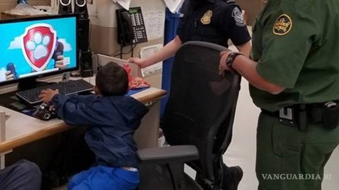 $!Patrulla Fronteriza encuentra a un niño abandonado con un número de teléfono en sus zapatos