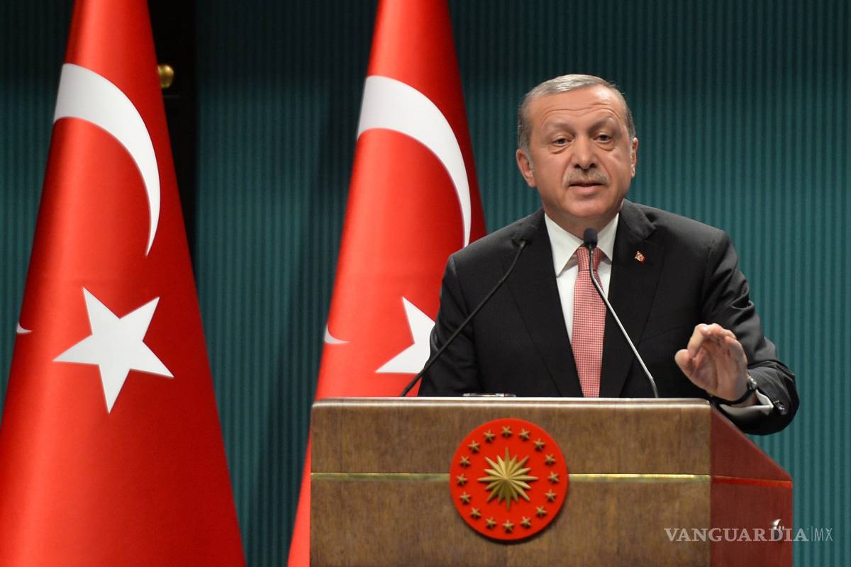 Suman 10,937 detenidos tras intento de golpe en Turquía, confirma Erdogan