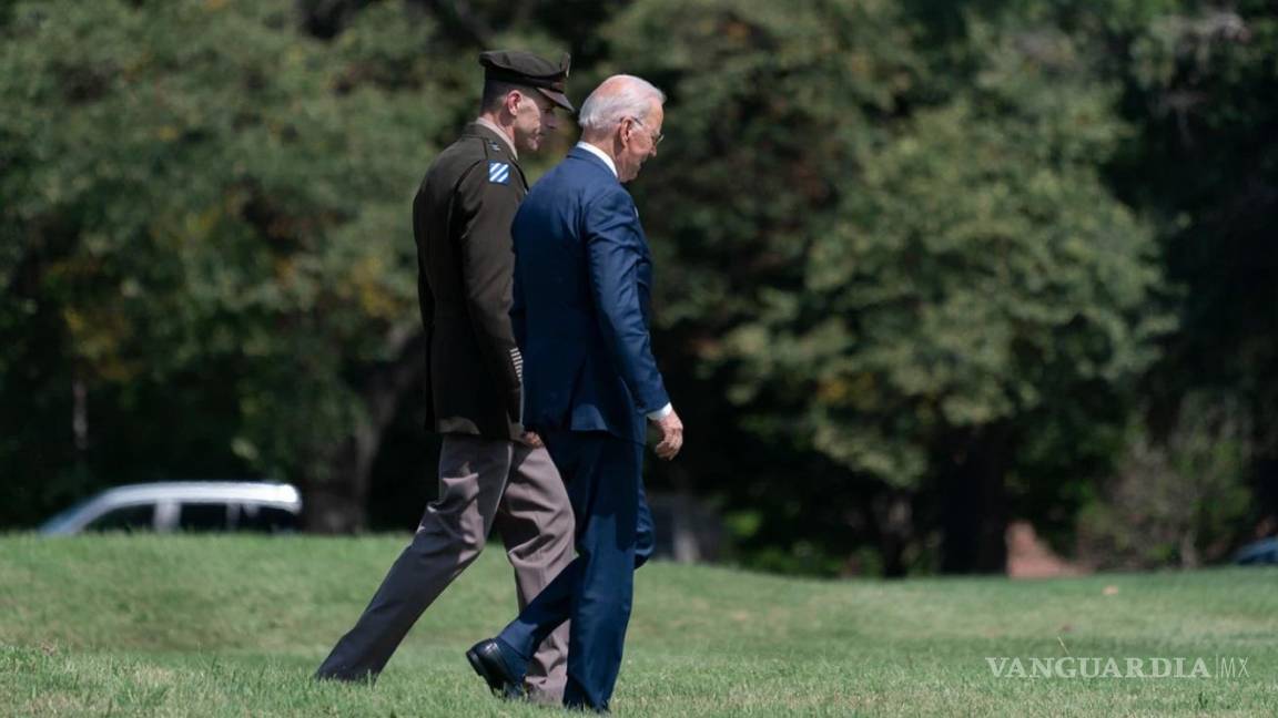 Critican el silencio del fin de semana largo de Biden mientras Afganistán cae ante los talibanes