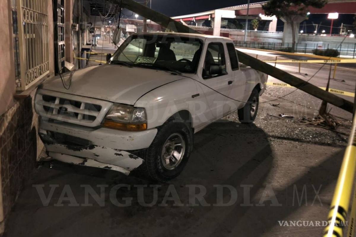 Se estampa contra casa y huye, en Paseo de la Reforma de Saltillo