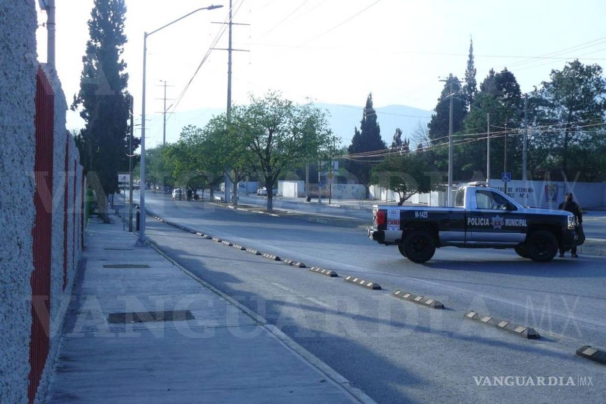 Taxista se suicida en la vía pública, en Saltillo