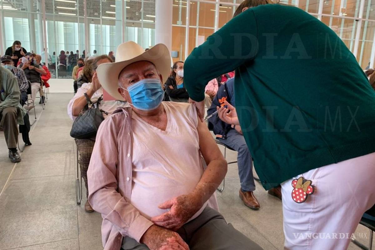 Mínimo el tiempo de espera para ser vacunados en Ciudad Universitaria Campus Arteaga