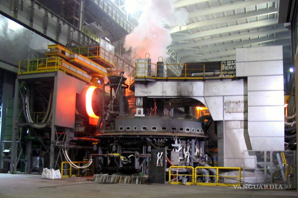 Estudia Trump un nuevo impuesto al acerero y aluminio