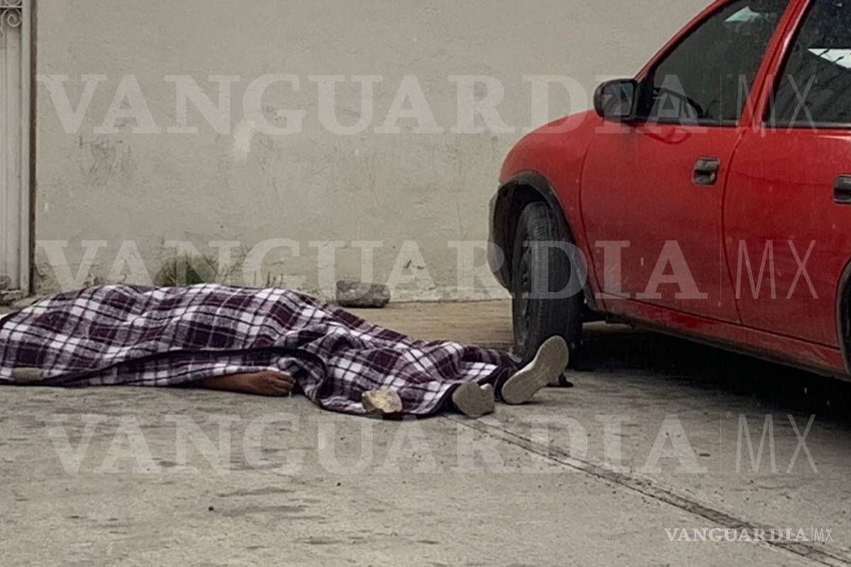 Fallece adulto mayor fuera de clínica en Saltillo
