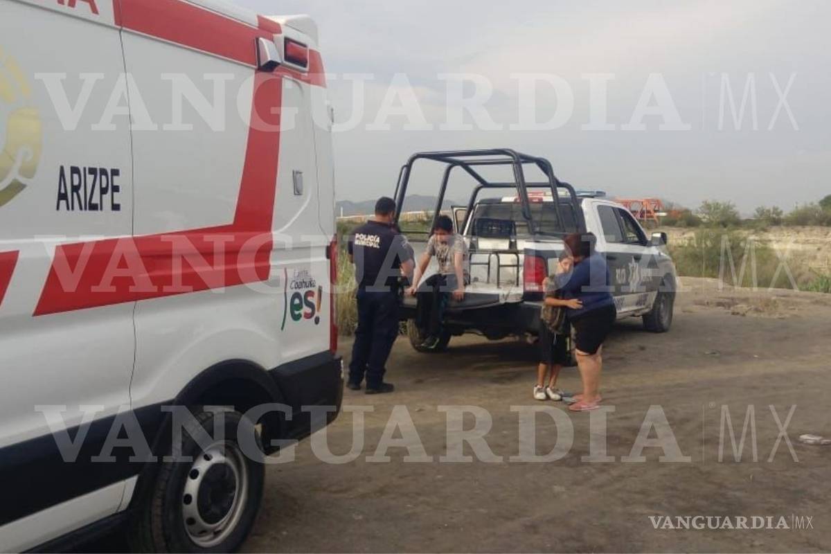 $!Rescatan a tres niños de morir ahogados en arroyo de Ramos Arizpe