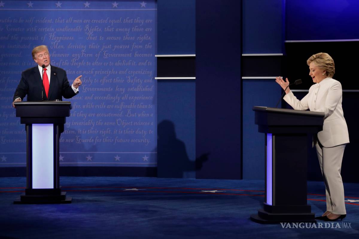 Clinton acusa a Trump de ser una &quot;marioneta&quot; de Putin