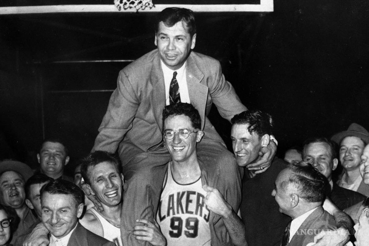 Fallece John Kundla, primer entrenador de los Lakers