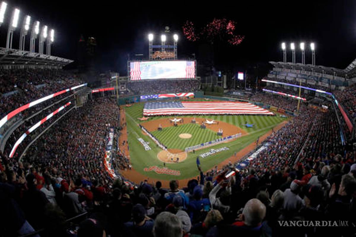 Fanático de los Indios faltó a clases para ir a la Serie Mundial y evitó castigo gracias a una selfie