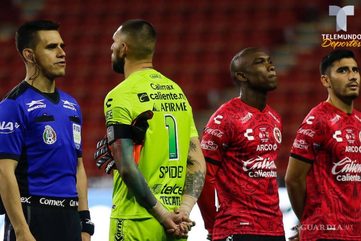 ¿Por qué Jonathan Orozco posó de espaldas durante el himno en la final de la Copa MX?