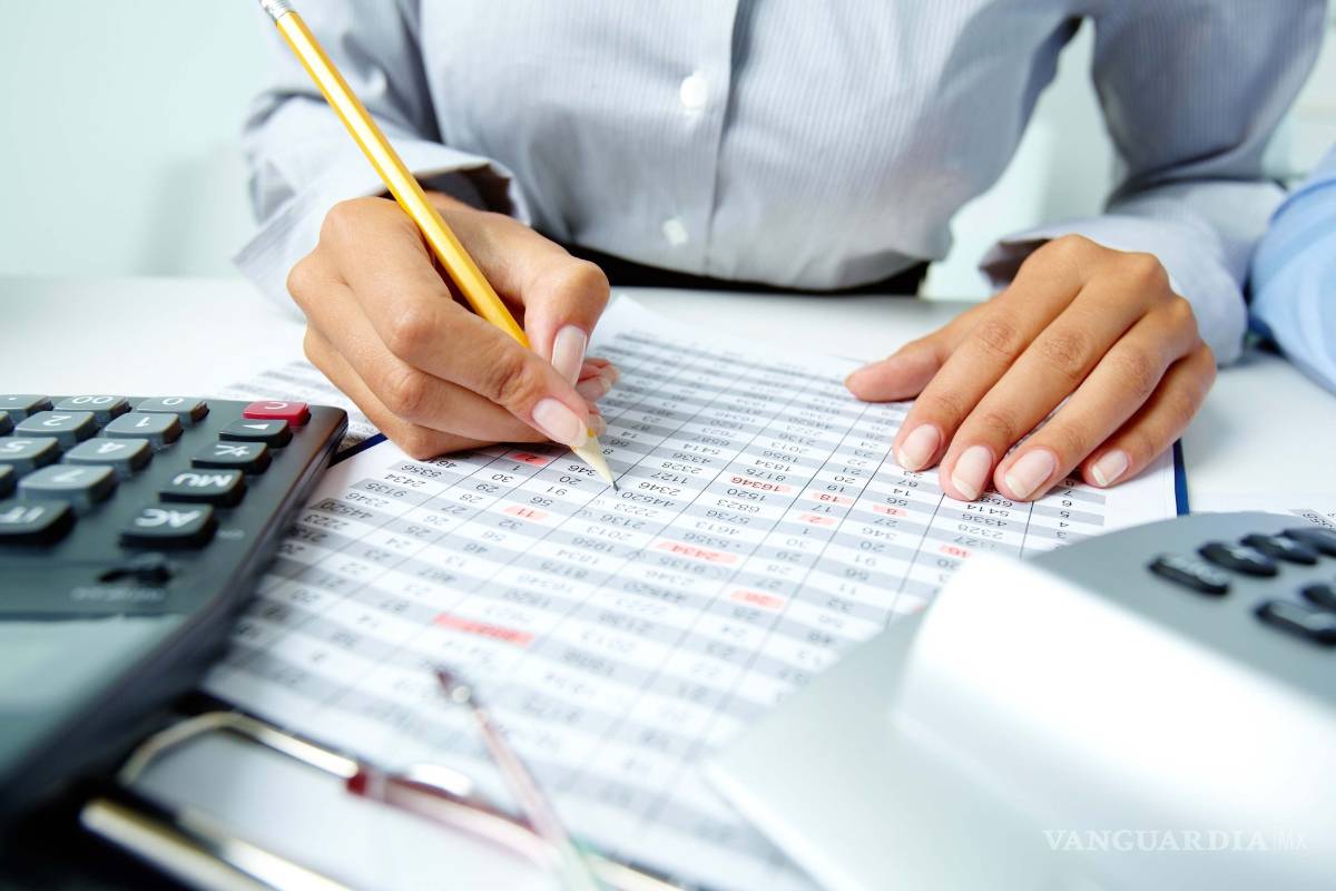 Imparte ICAI conferencia a socios del Colegio de Contadores Públicos