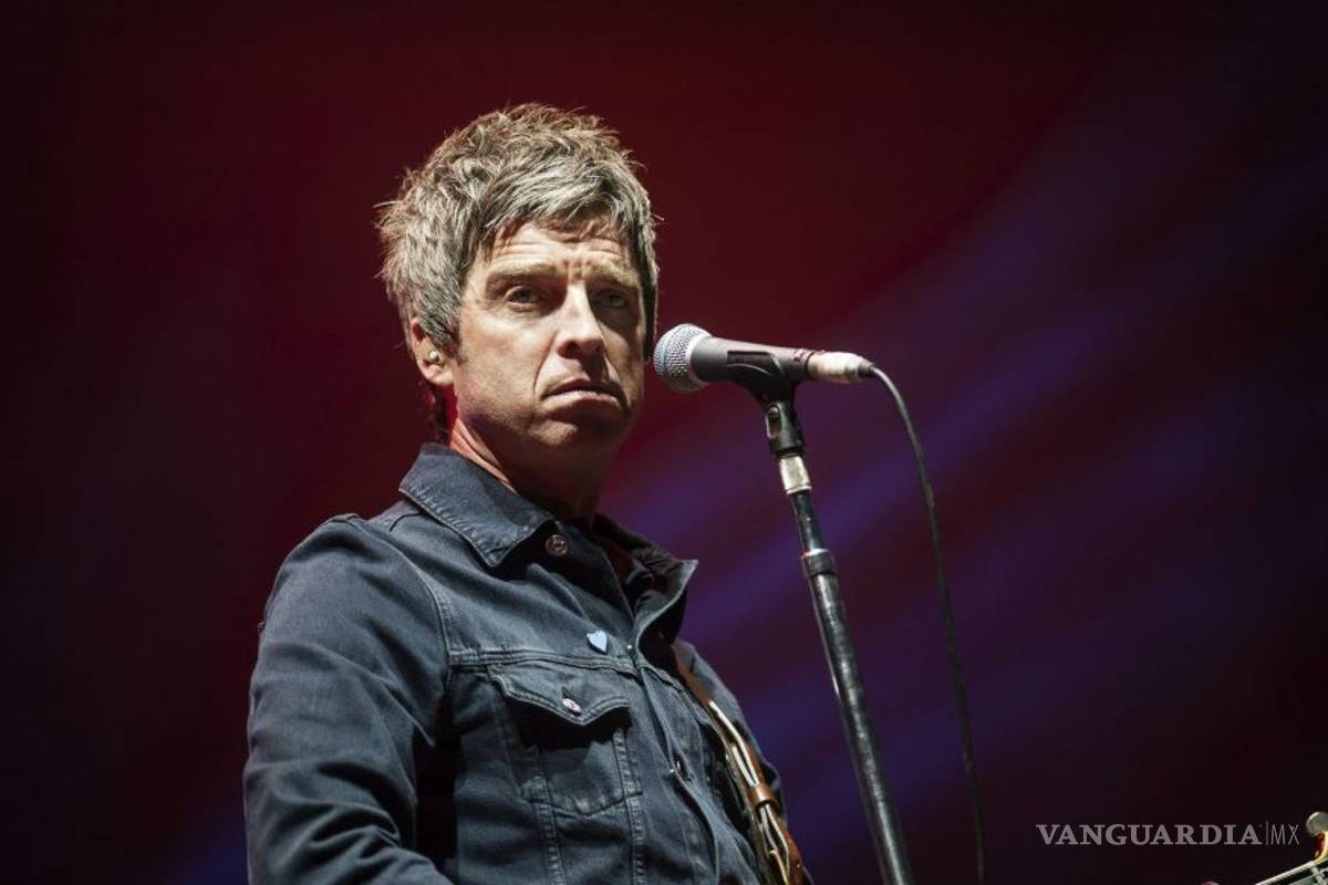 Noel Gallagher enloquece a fans y publica canción inédita de Oasis (video)