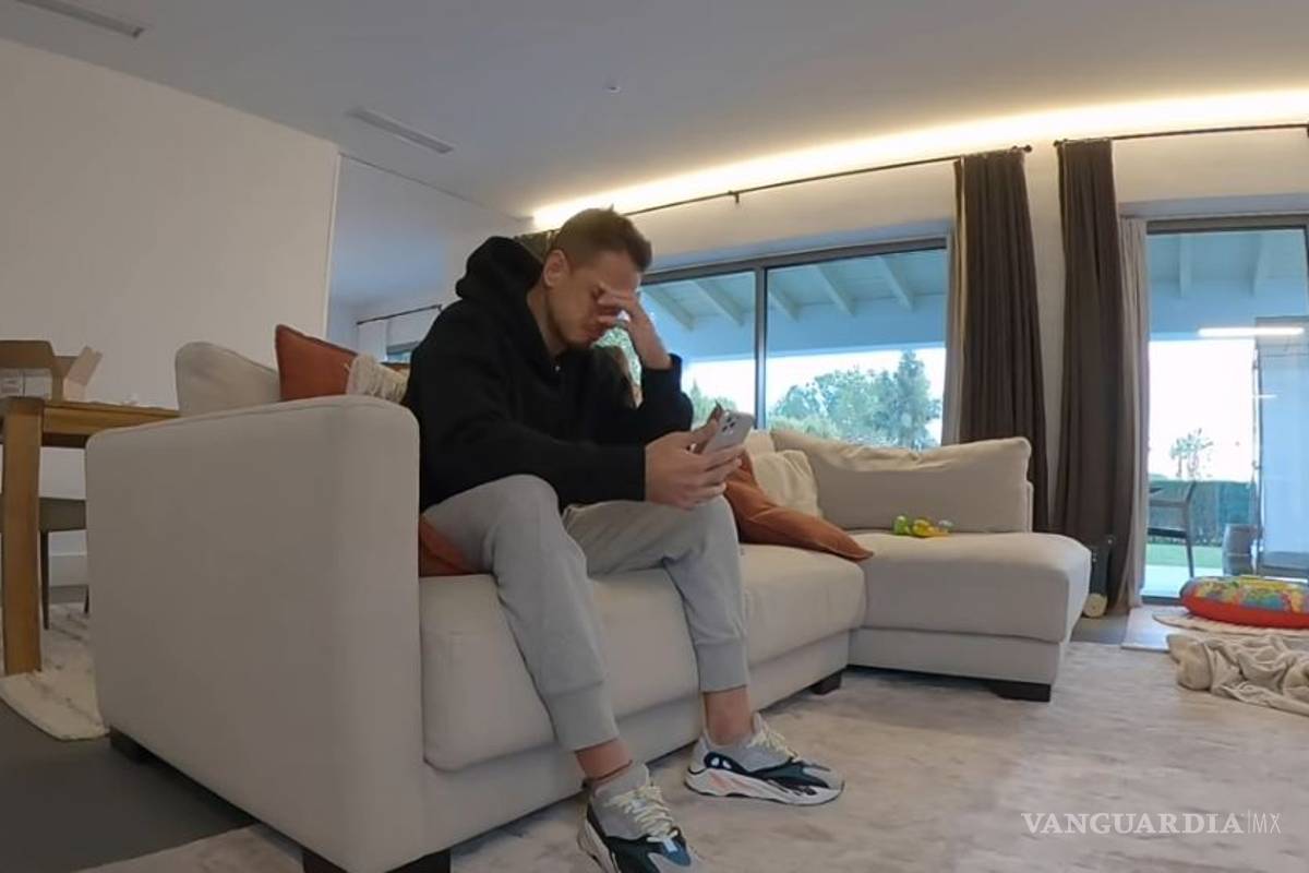 'Chicharito' rompe en llanto por dejar el futbol europeo (video)