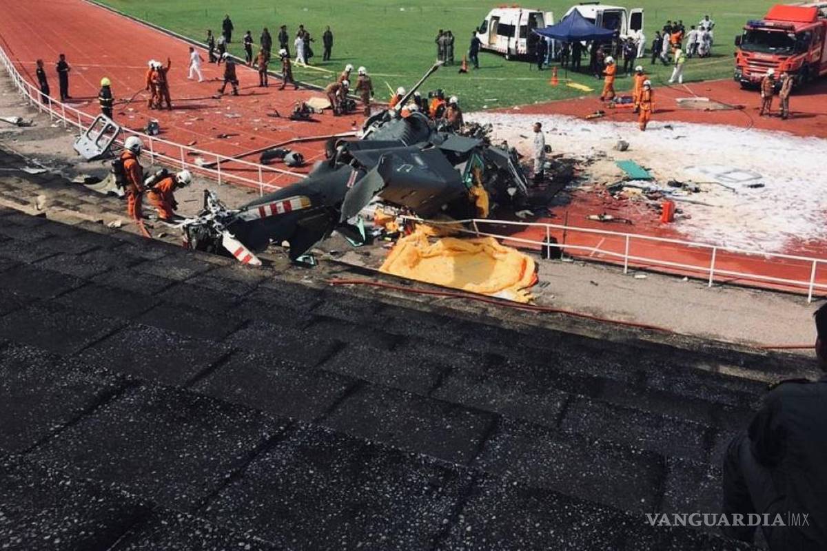 Deja 10 muertos choque de dos helicópteros de la Marina de Malasia