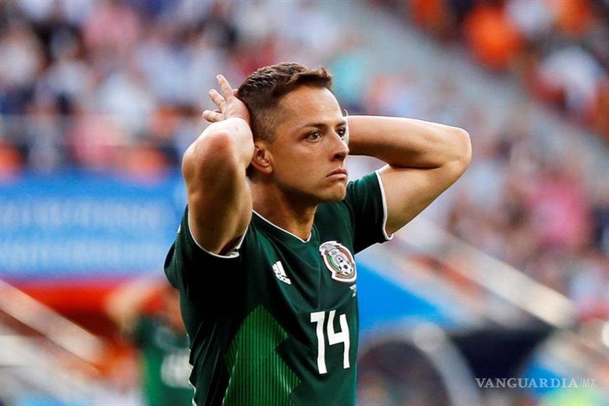 ¿Yuya y Chicharito? El futbolista enciende la cuenta de Instagram de la YouTuber