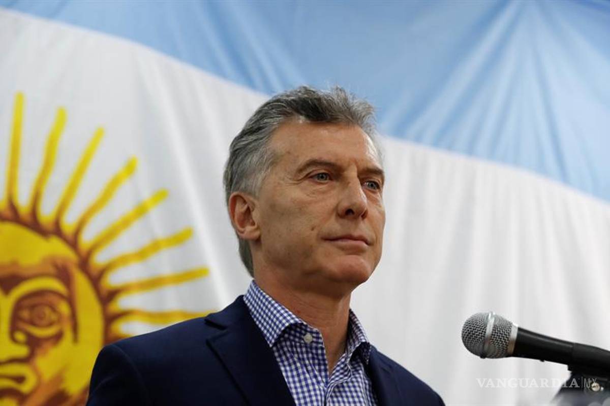 Promete Mauricio Macri seguir hasta el final búsqueda del submarino