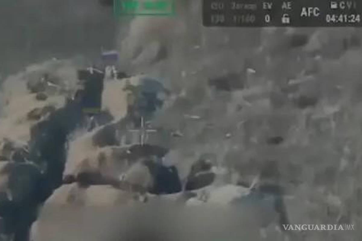 Soldados ucranianos eliminan tanques rusos y tropas en un tenso tiroteo en una trinchera