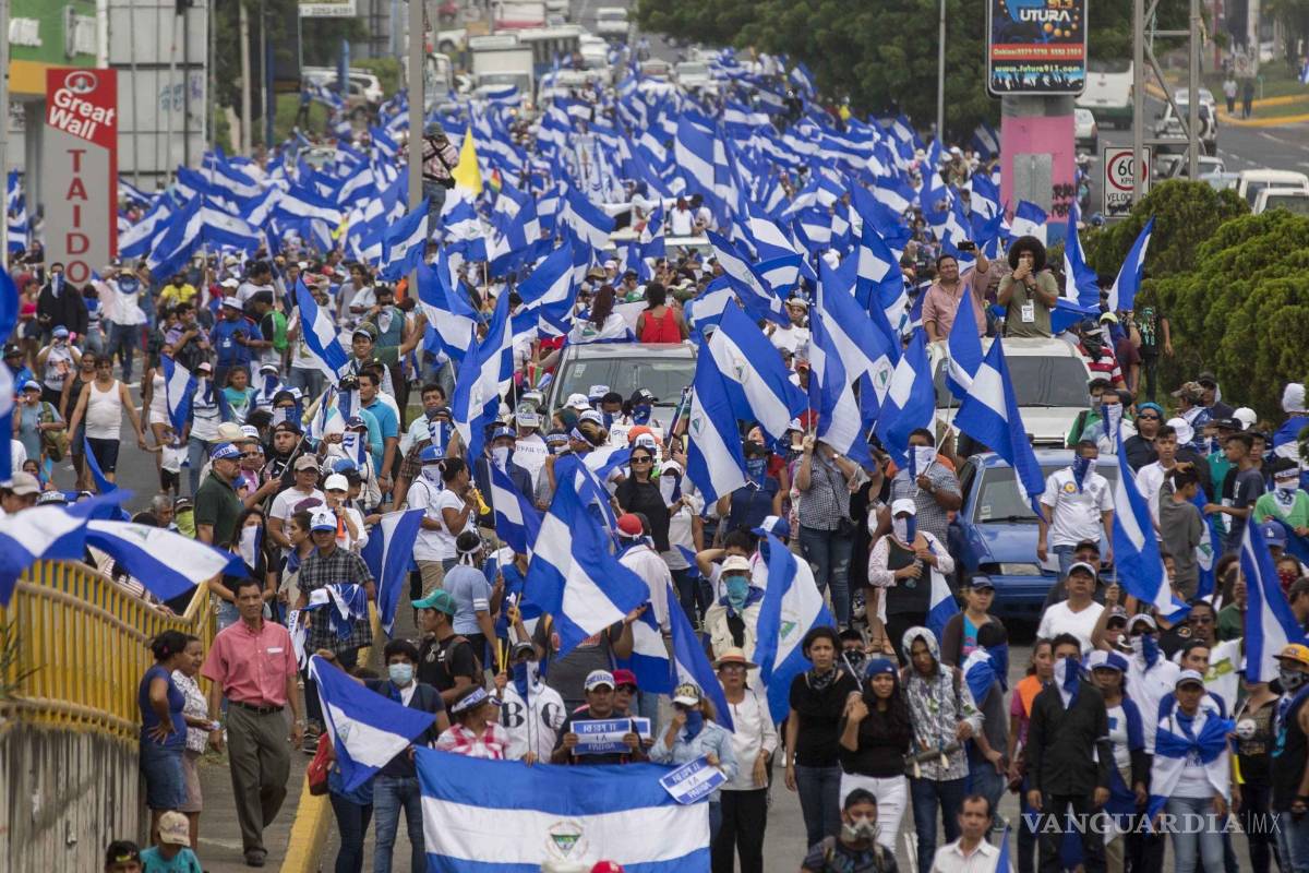 Miles de jóvenes marchan en Nicaragua, piden &quot;que se vaya Ortega&quot;