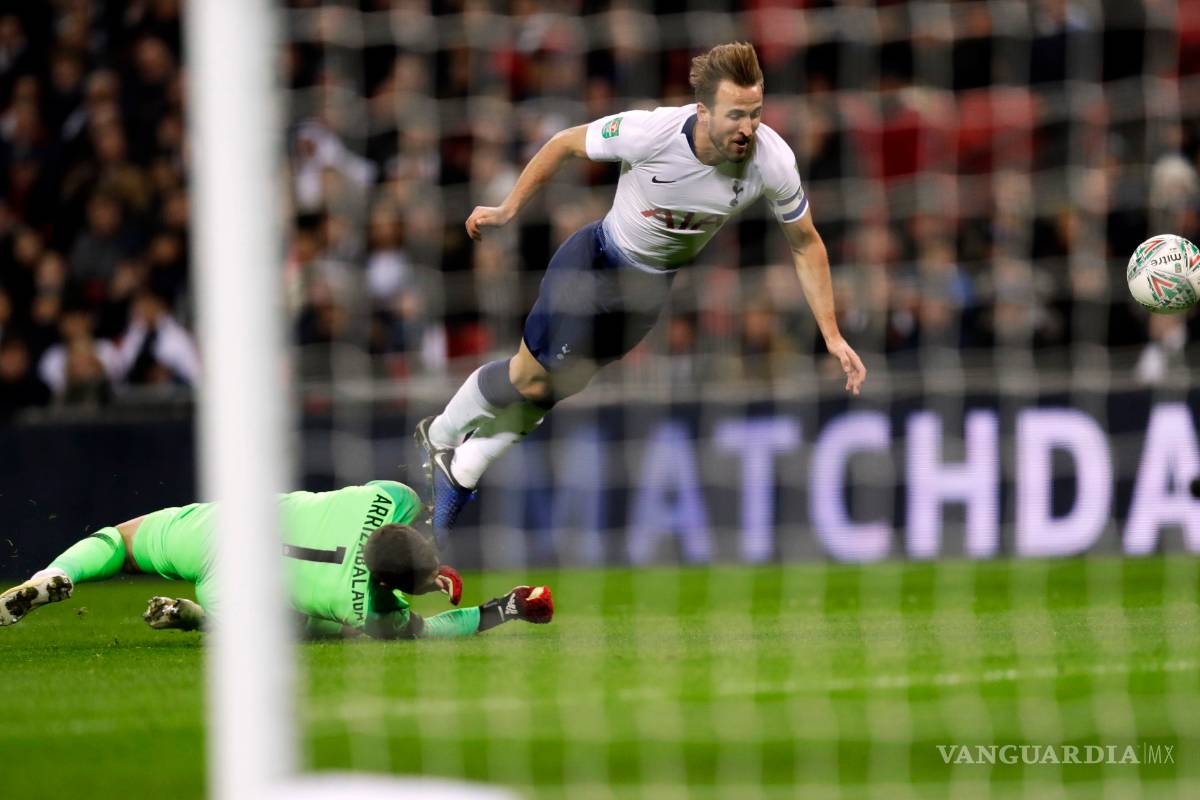 Harry Kane y el VAR le dan la victoria al Tottenham sobre el Chelsea en la Copa de la Liga