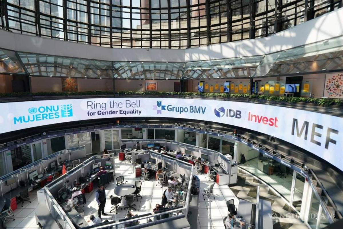 Culminan semana con ganancias el peso y la Bolsa, tras volatilidad causada por el ‘Lunes Negro’