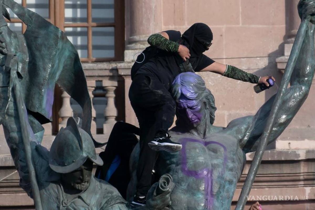 8M: Entre el dolor y la rabia con el grito de “Ni una más” miles de mujeres toman las calles en México (fotos)