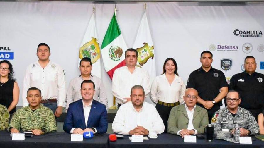 Autoridades estatales, municipales y federales participaron en la reunión de seguridad realizada en la Presidencia Municipal de Ramos Arizpe.