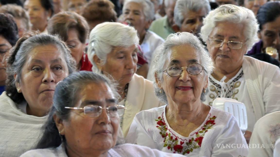 70% de mujeres mexicanas cree que familiares cubrirán sus gastos en la vejez: CNBV