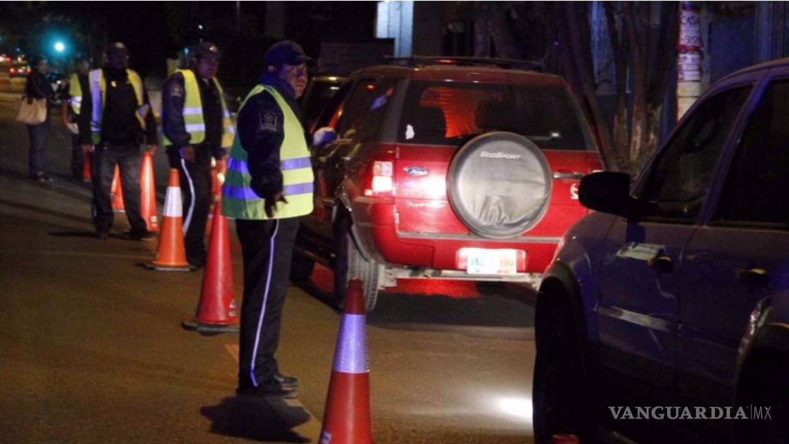 Detienen a tránsitos tras discusión con hijo de director de Seguridad Pública en alcoholímetro de Torreón