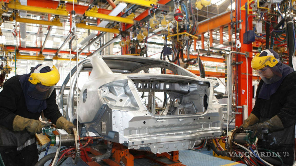 Producción de autos 'mejora' en junio; sólo cae 29.3%; ventas repuntan